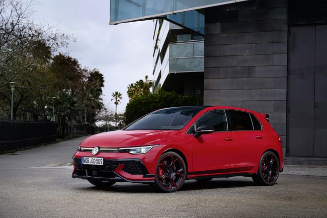 半世紀性能傳奇淬鍊　史上最強量產 GTI 即將登台 The Golf GTI EDITION 50 首批限量 100 台啟動預售