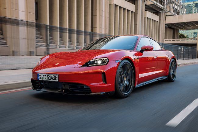 首度導入虛擬變速箱 新年式Porsche Taycan 416萬起全面進化 駕馭樂趣全面升級,使用者體驗更臻完善